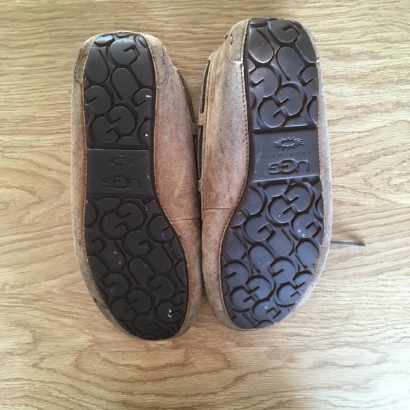 Ugg brand moccasins size 8 - Picture 2 of 3
